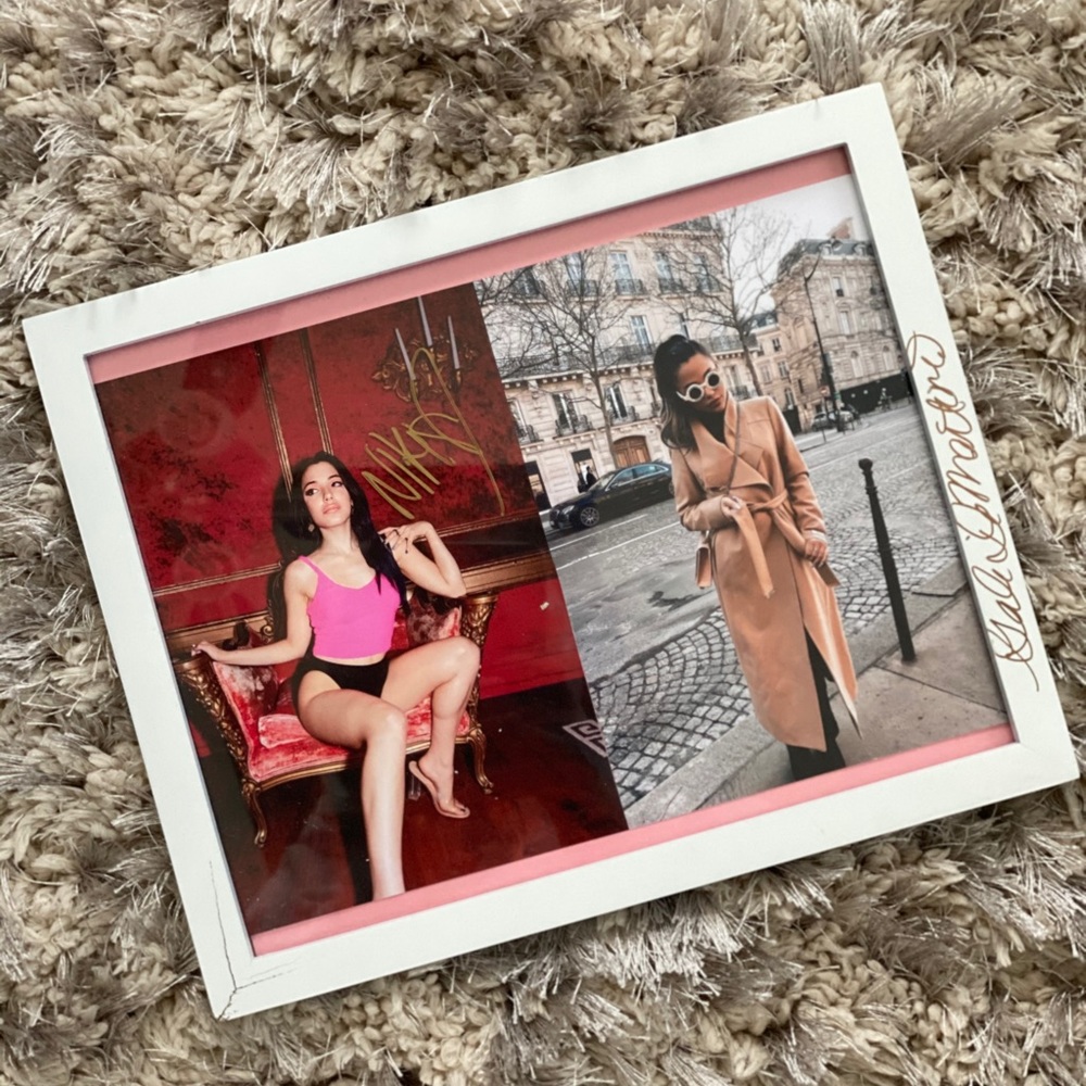 Niki and Gabi Demartino Autographed Picture